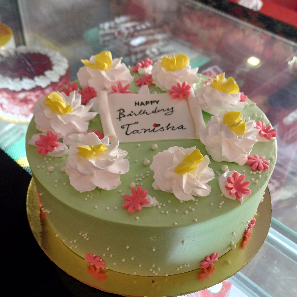 Classic Crème Vanilla Cake